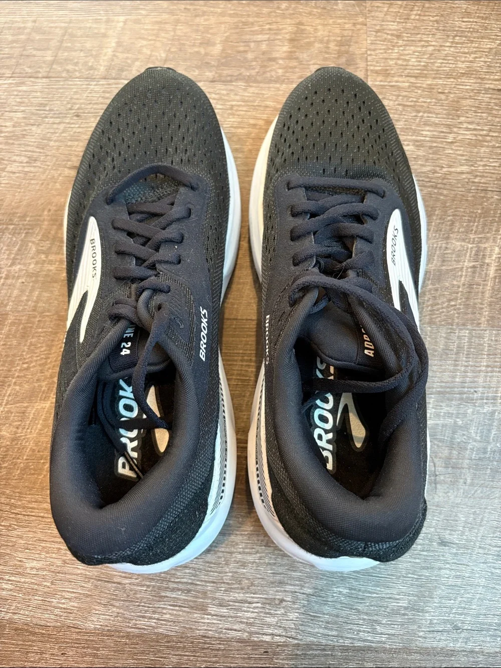 Brooks Adrenaline GTS 24 Running Shoes Women’s 8.5 Black/White